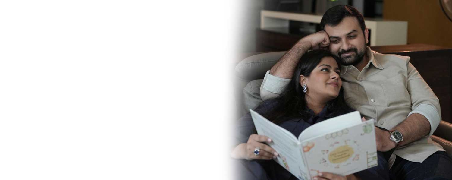 Pregnancy Journal course cover promoting creative journaling for expecting mothers.